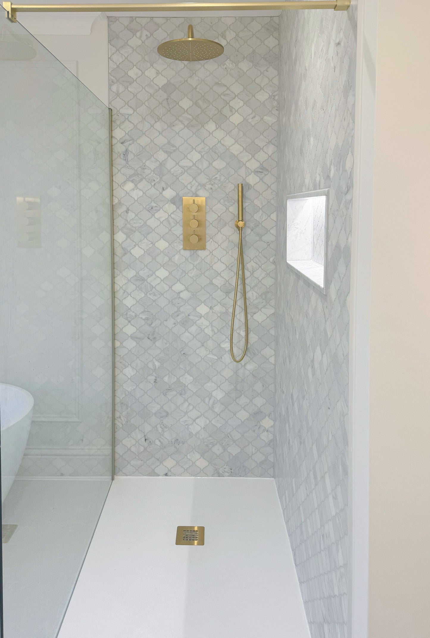 Alpi Carrara Marble Honed Arabesque Mosaic