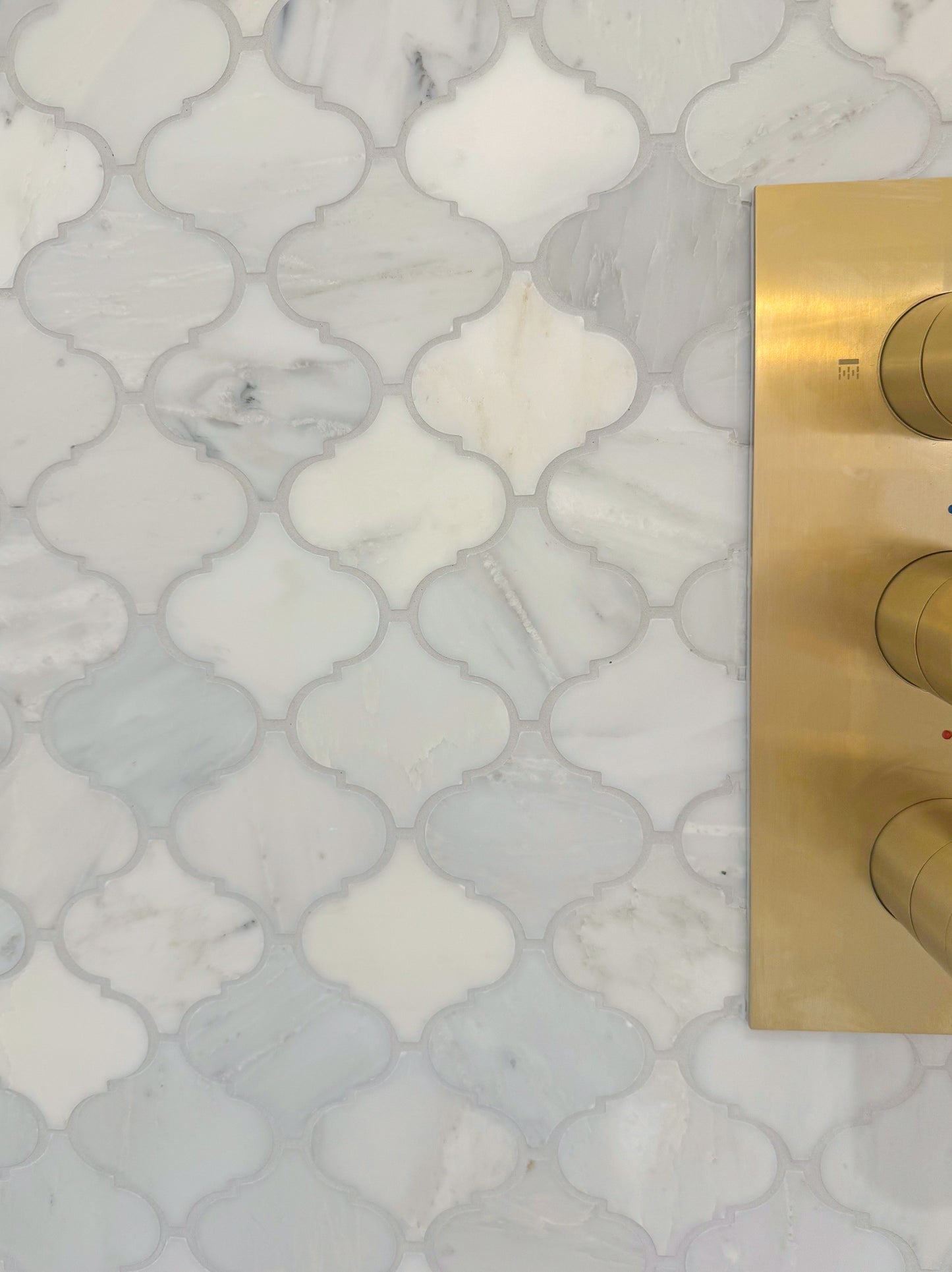 Alpi Carrara Marble Honed Arabesque Mosaic