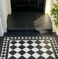 Cotswolds Black Step Tread
