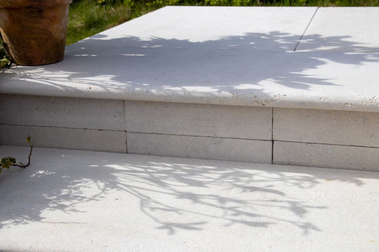 Selborne Limestone Weathered Finish Brick