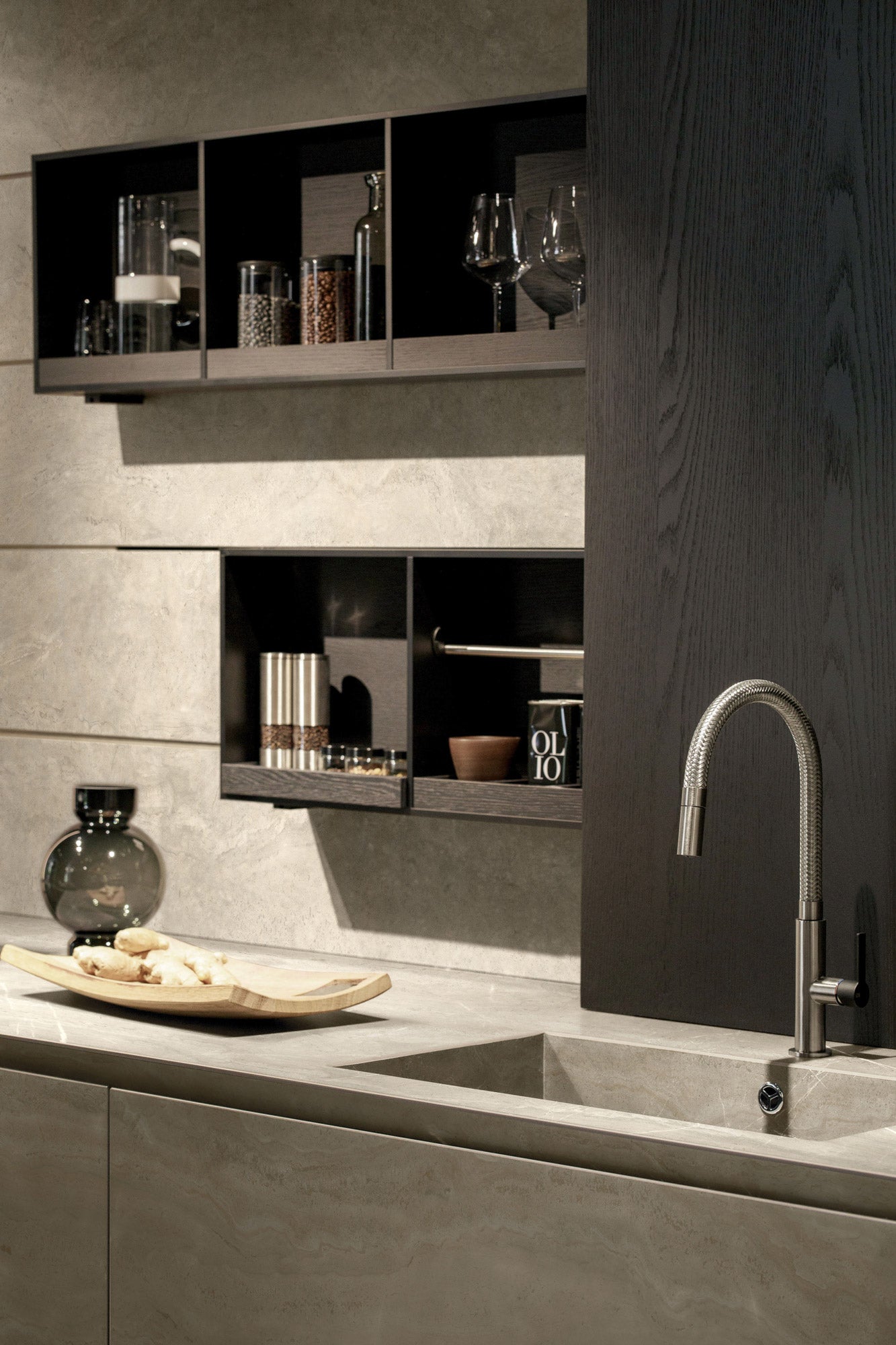 Pietre Gold Travertine (Matte Silk)