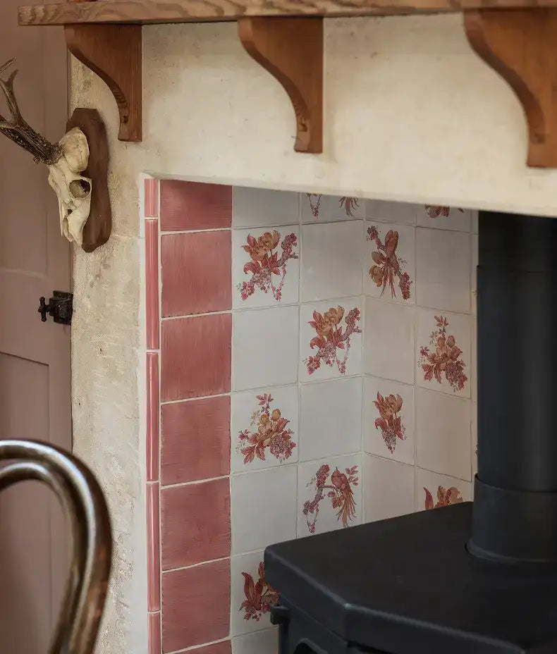 studio-divine-savages-lovebirds-tulip-garland-gloss-finish