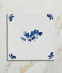 Dyrham Dairy Ceramic Oak Leaf Center Decor