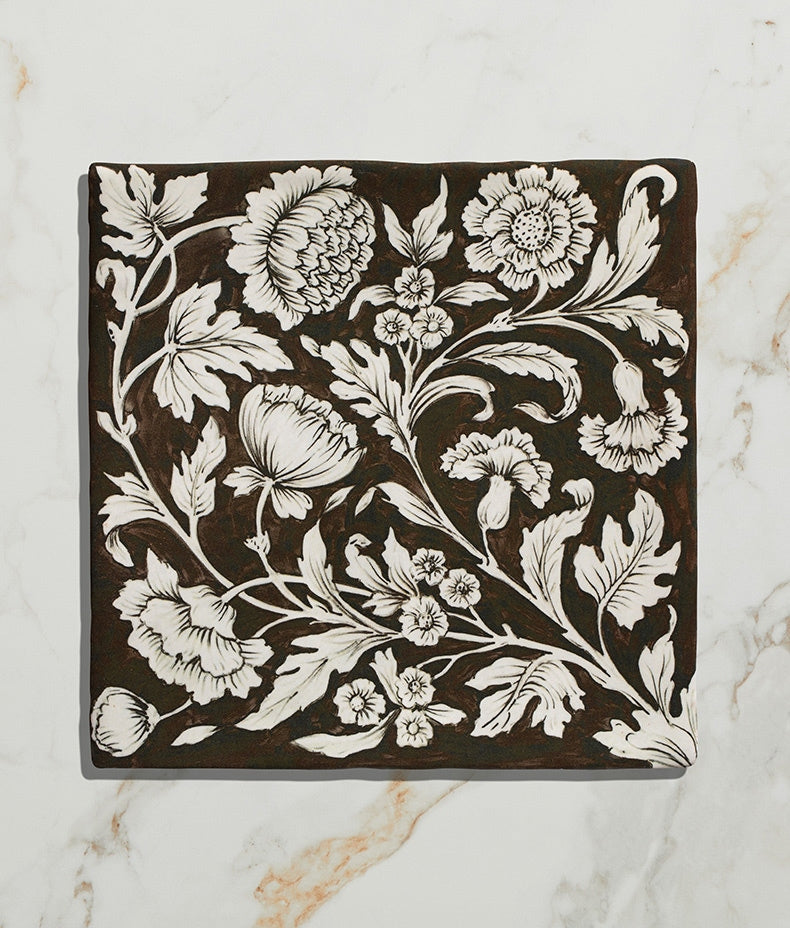 studio-assisi-brown-gloss-finish