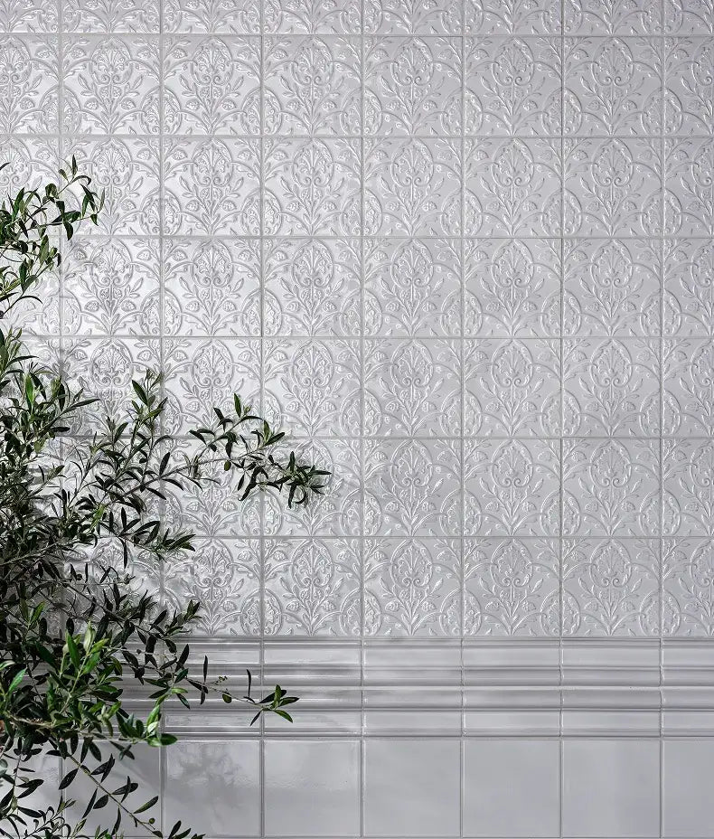 victorian-style-wall-hampton-court-vines-cotton-white-gloss-finish