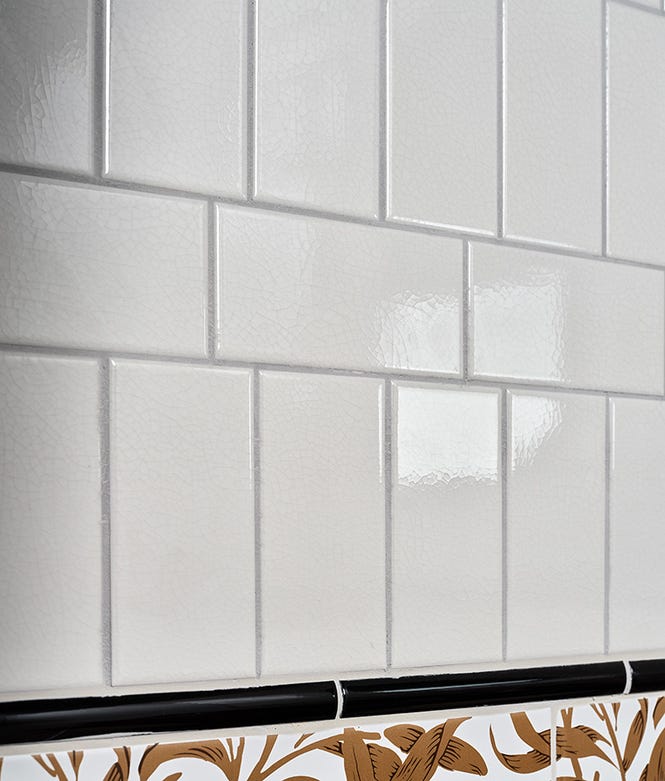 Victorian Style Antique White Metro Glaze Crackle Glaze Finish