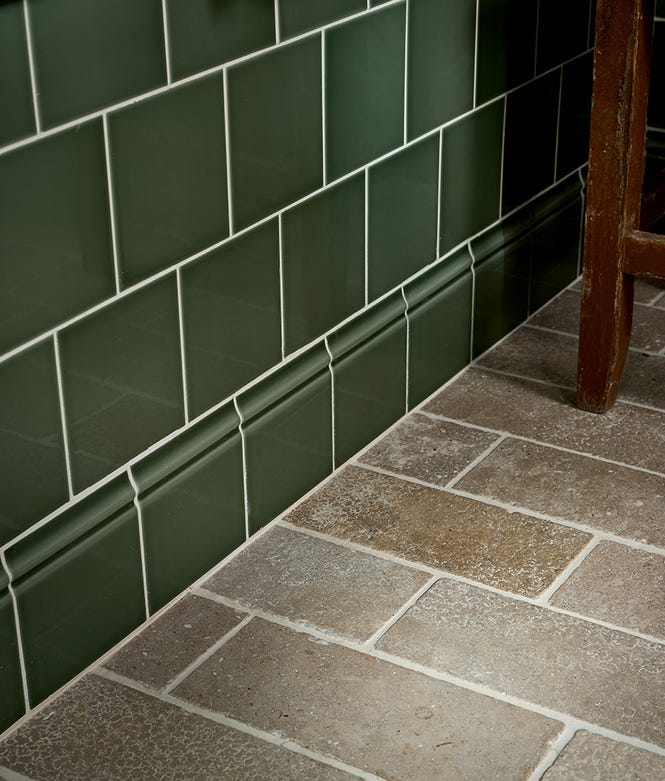 Victorian Style Cabbage Green Crackle Glaze Classic Skirting