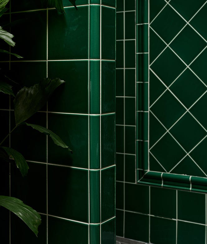 Victorian Style Emerald Green Crackle Glaze Simple Beading