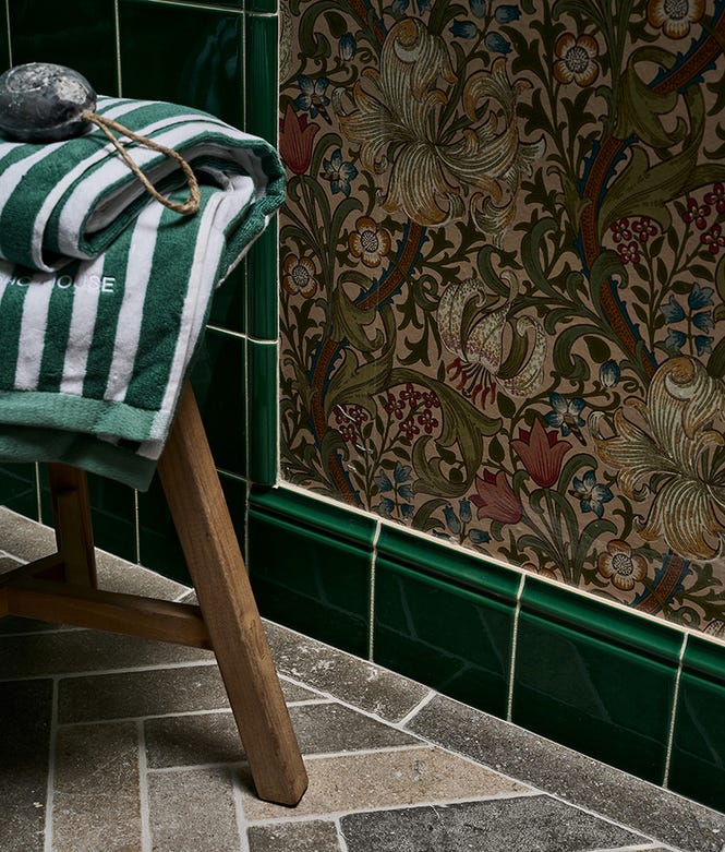 Victorian Style Emerald Green Crackle Glaze Classic Skirting