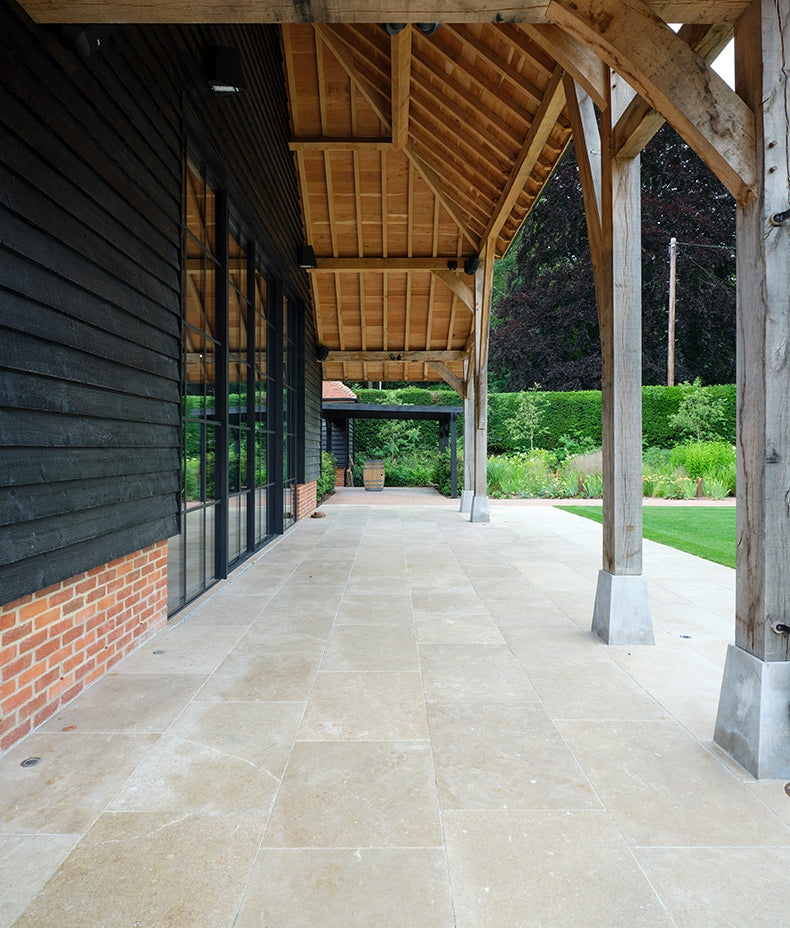 wychwood-paving-tumbled-&-etched-finish